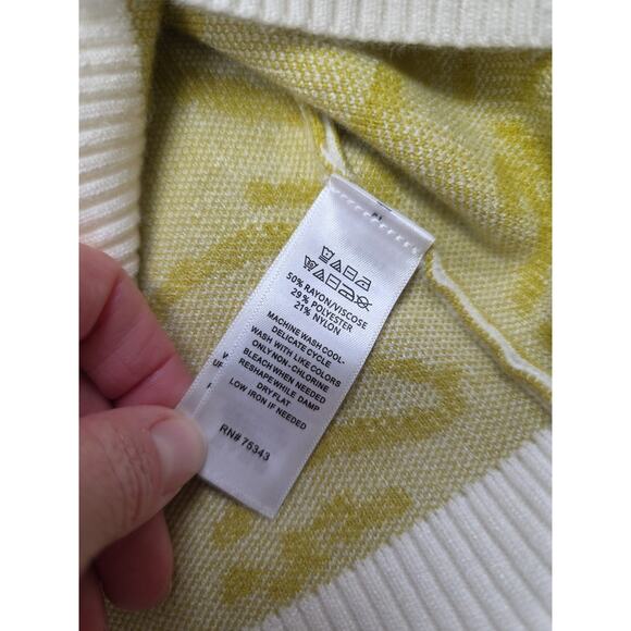 Tahari Sweater Womens XL Cream & Green Floral Hawaiian Print - Picture 5 of 7